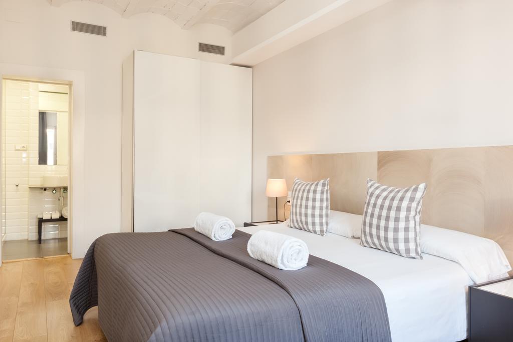 Rent Top Apartments Rambla Catalunya Барселона Екстериор снимка